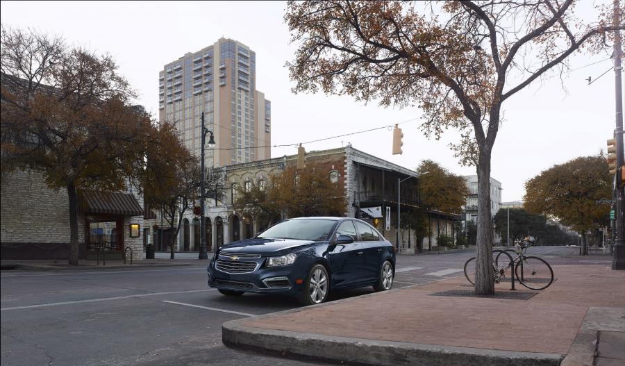  Chevrolet Cruze 2015 года  (US) (фото 7 из 10)